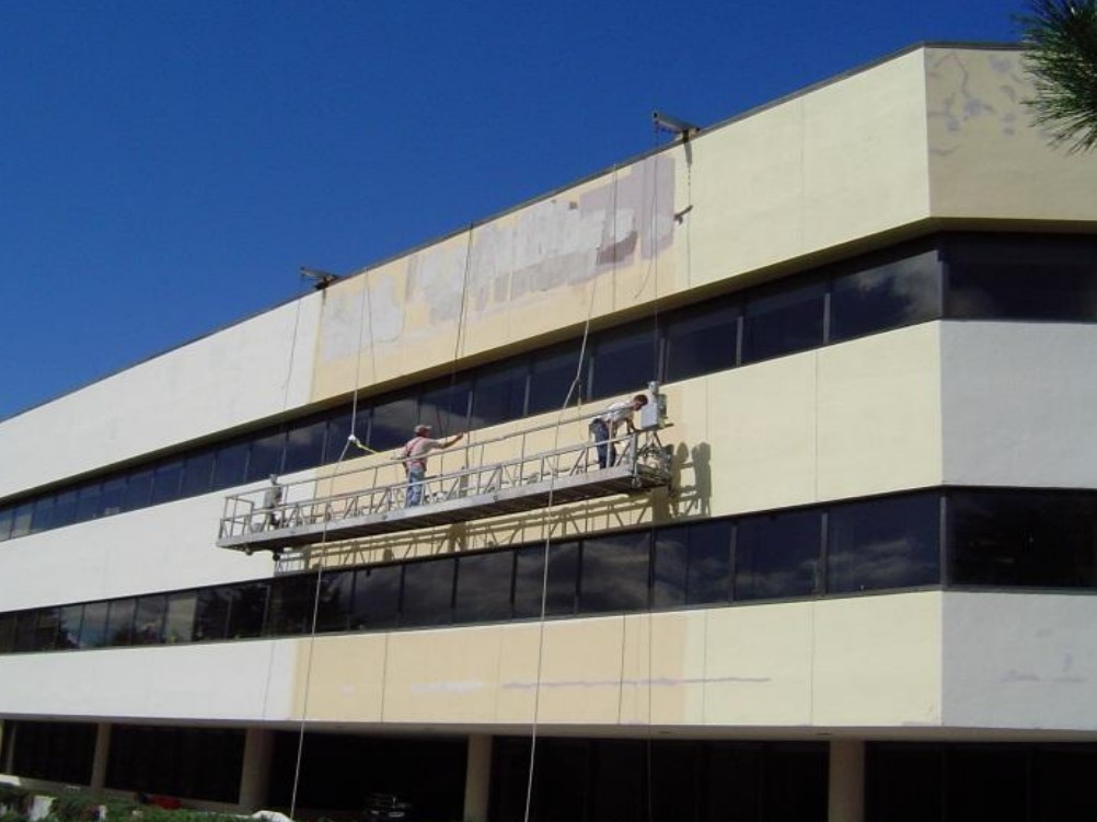 Façade protection against carbonation and moisture with RD-Elastoflex Stucco building restored with anti-carbonation RD-Elastoflex system